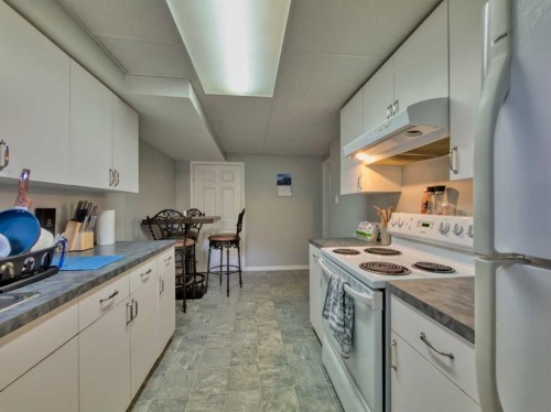 13553 18 Avenue, Blairmore, AB - Indoor Photo Showing Kitchen
