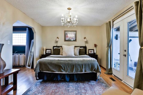 203 Ryerson Road West, Lethbridge, AB - Indoor Photo Showing Bedroom