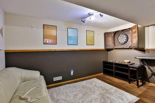 203 Ryerson Road West, Lethbridge, AB - Indoor Photo Showing Other Room