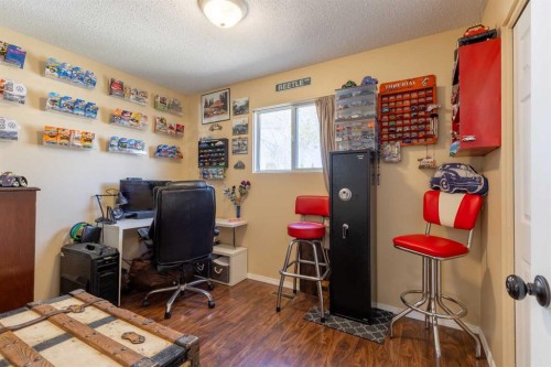 57 Honeysuckle Road North, Lethbridge, AB - Indoor Photo Showing Office