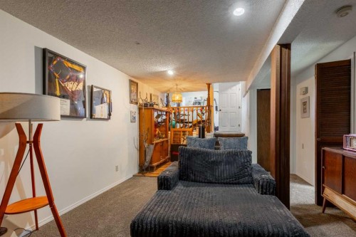 57 Honeysuckle Road North, Lethbridge, AB - Indoor
