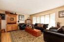 41 Simon Fraser Boulevard West, Lethbridge, AB  - Indoor Photo Showing Living Room 