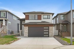 1684 Sixmile View SOUTHLethbridge, AB T1K 8J2