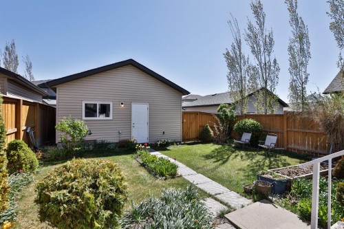 557 Mary Cameron Crescent North, Lethbridge, AB - Outdoor
