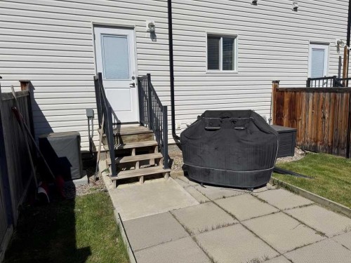 183 Lynx Road North, Lethbridge, AB 