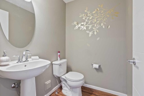 2-422 Highlands Boulevard West, Lethbridge, AB - Indoor Photo Showing Bathroom