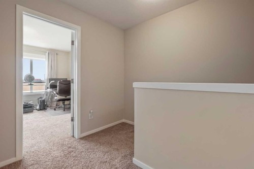 2-422 Highlands Boulevard West, Lethbridge, AB - Indoor Photo Showing Other Room