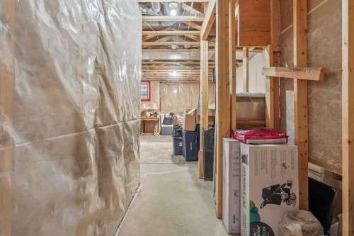 2-422 Highlands Boulevard West, Lethbridge, AB - Indoor