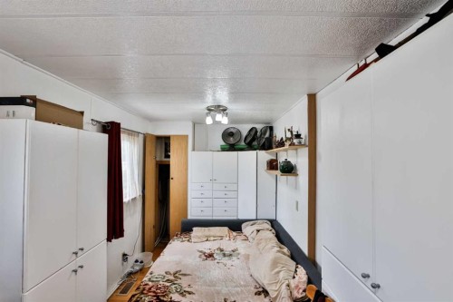 222 Centre Street, Lomond, AB - Indoor
