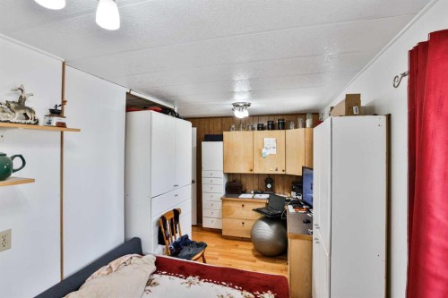 222 Centre Street, Lomond, AB - Indoor
