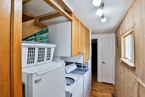 222 Centre Street, Lomond, AB - Indoor Photo Showing Laundry Room