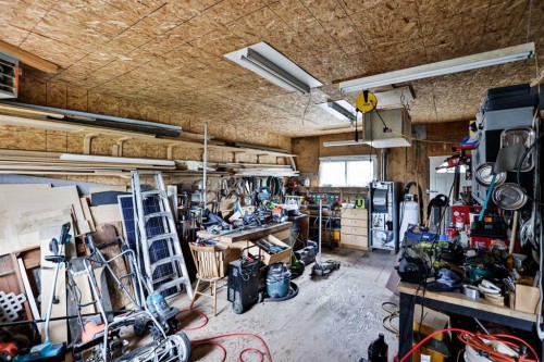 222 Centre Street, Lomond, AB - Indoor Photo Showing Garage