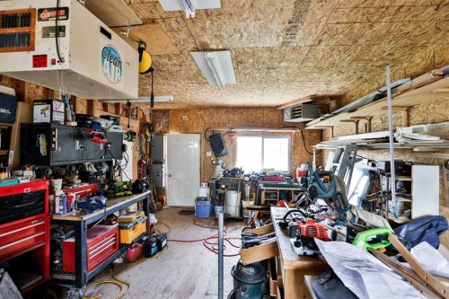 222 Centre Street, Lomond, AB - Indoor