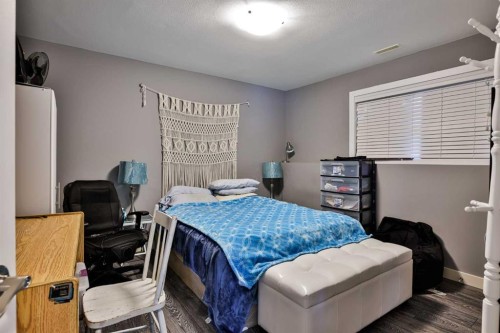 223 Couleesprings Terrace South, Lethbridge, AB - Indoor Photo Showing Bedroom