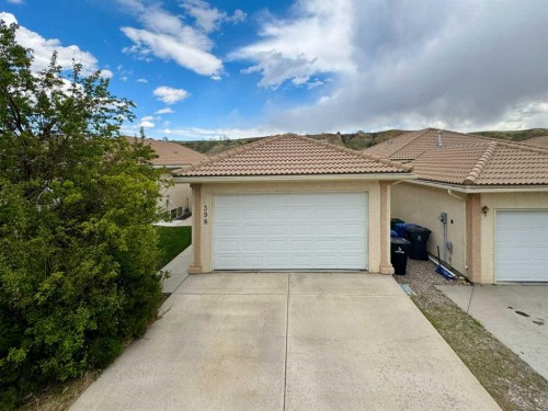 1-398 Canyon Boulevard West, Lethbridge, AB - Outdoor