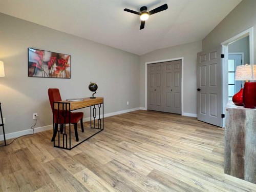1-398 Canyon Boulevard West, Lethbridge, AB - Indoor