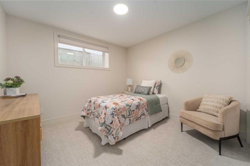 343 Blackwolf Boulevard North, Lethbridge, AB - Indoor Photo Showing Bedroom