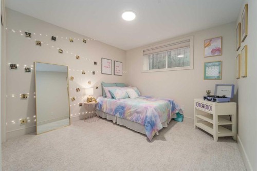 343 Blackwolf Boulevard North, Lethbridge, AB - Indoor Photo Showing Bedroom