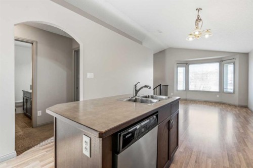 306 Keystone Lane West, Lethbridge, AB - Indoor Photo Showing Kitchen With Double Sink