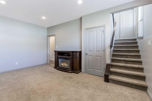 306 Keystone Lane West, Lethbridge, AB - Indoor Photo Showing Other Room