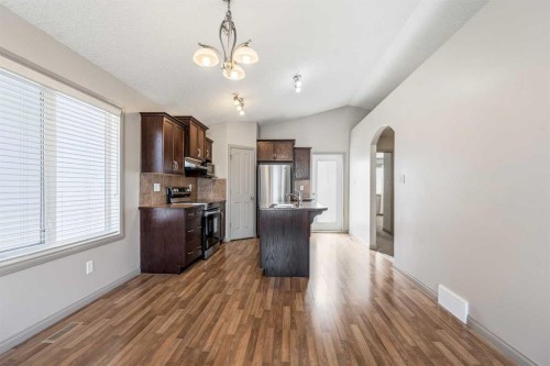 306 Keystone Lane West, Lethbridge, AB - Indoor Photo Showing Kitchen