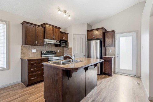306 Keystone Lane West, Lethbridge, AB - Indoor Photo Showing Kitchen With Double Sink