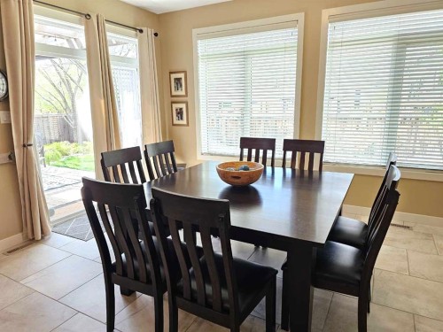 230 Firelight Crescent West, Lethbridge, AB - Indoor Photo Showing Dining Room