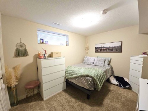 230 Firelight Crescent West, Lethbridge, AB - Indoor Photo Showing Bedroom