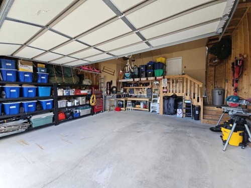 230 Firelight Crescent West, Lethbridge, AB - Indoor Photo Showing Garage