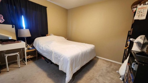 86-53 Keystone Terrace West, Lethbridge, AB - Indoor Photo Showing Bedroom