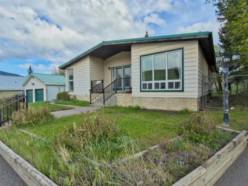 8126 20 Avenue, Coleman, AB - Outdoor