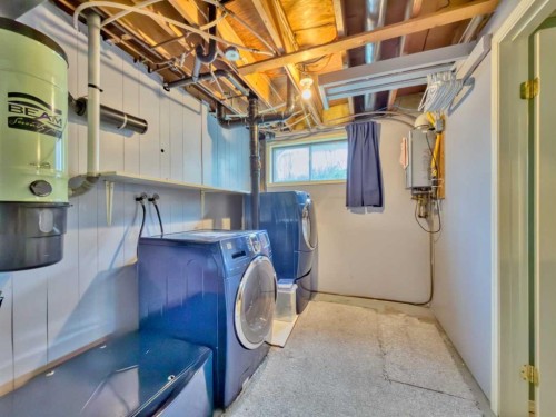 8126 20 Avenue, Coleman, AB - Indoor Photo Showing Laundry Room