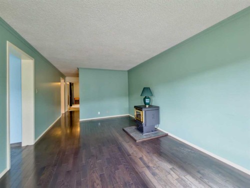 8126 20 Avenue, Coleman, AB - Indoor Photo Showing Other Room