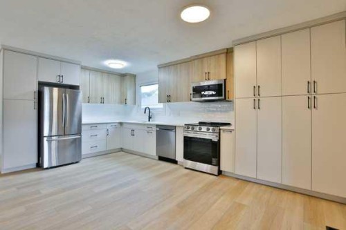 418 Dieppe Boulevard South, Lethbridge, AB - Indoor Photo Showing Kitchen