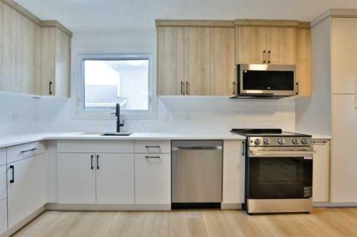 418 Dieppe Boulevard South, Lethbridge, AB - Indoor Photo Showing Kitchen