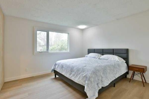 418 Dieppe Boulevard South, Lethbridge, AB - Indoor Photo Showing Bedroom