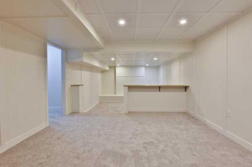 418 Dieppe Boulevard South, Lethbridge, AB - Indoor