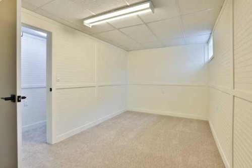 418 Dieppe Boulevard South, Lethbridge, AB - Indoor Photo Showing Other Room