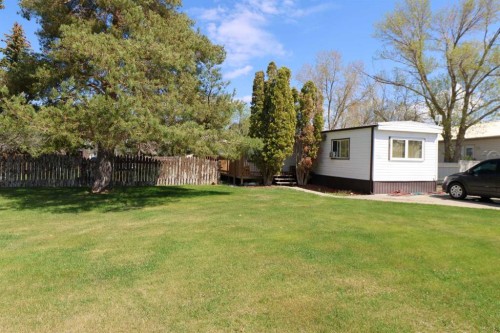 1124 1 Ave, Vauxhall, AB - Outdoor