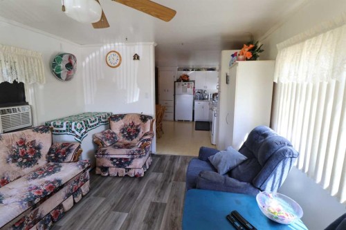1124 1 Ave, Vauxhall, AB - Indoor