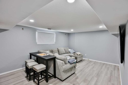 14 Thyrza Burkitt Place North, Lethbridge, AB - Indoor Photo Showing Other Room