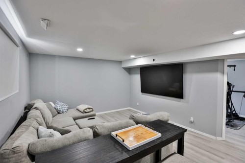 14 Thyrza Burkitt Place North, Lethbridge, AB - Indoor Photo Showing Other Room