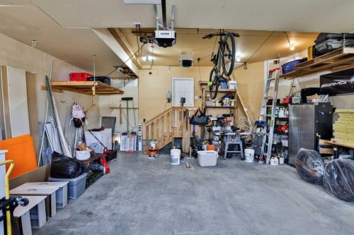 14 Thyrza Burkitt Place North, Lethbridge, AB - Indoor Photo Showing Garage