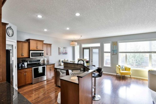 14 Thyrza Burkitt Place North, Lethbridge, AB - Indoor Photo Showing Kitchen