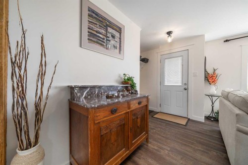 94075 Range Road 115, Burdett, AB - Indoor Photo Showing Other Room