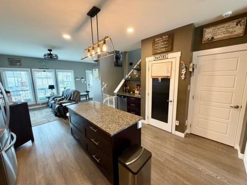 527 Moonlight Lane West, Lethbridge, AB - Indoor