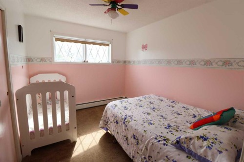 145004 Rr164, Vauxhall, AB - Indoor Photo Showing Bedroom