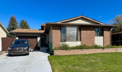 85 Cayuga Crescent WEST Lethbridge, AB T1K 5H4