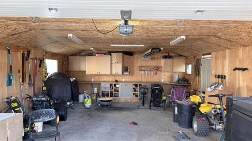 208 3Rd Avenue East, Bow Island, AB - Indoor Photo Showing Garage