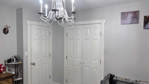 208 3Rd Avenue East, Bow Island, AB - Indoor Photo Showing Other Room